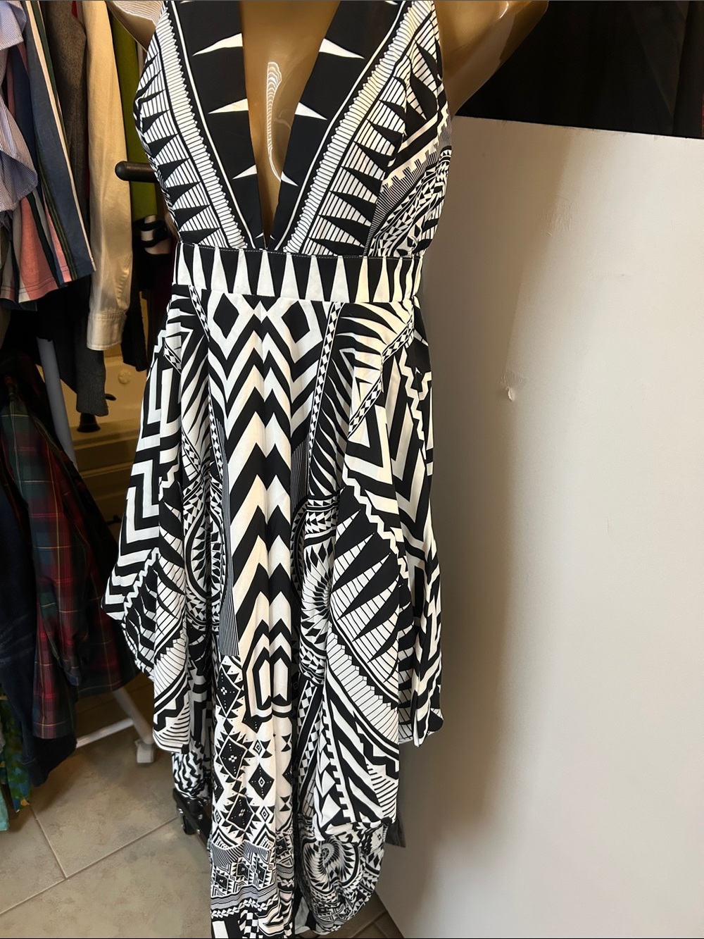 L'ATISTE Black & White Asymmetrical Geometric V-Neck Dress